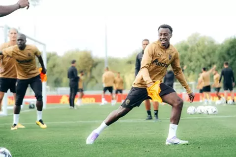 سعود عبدالحميد يخوض أول تدريباته مع لانس الفرنسي